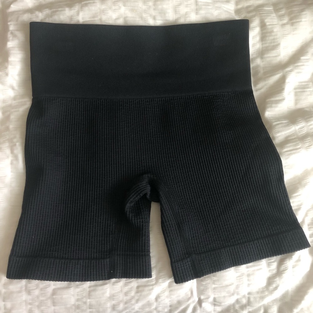 Women’s Ribbed Bike Shorts - Colsie / Black - S